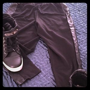 Black leggings with Faux Leather Side Strip